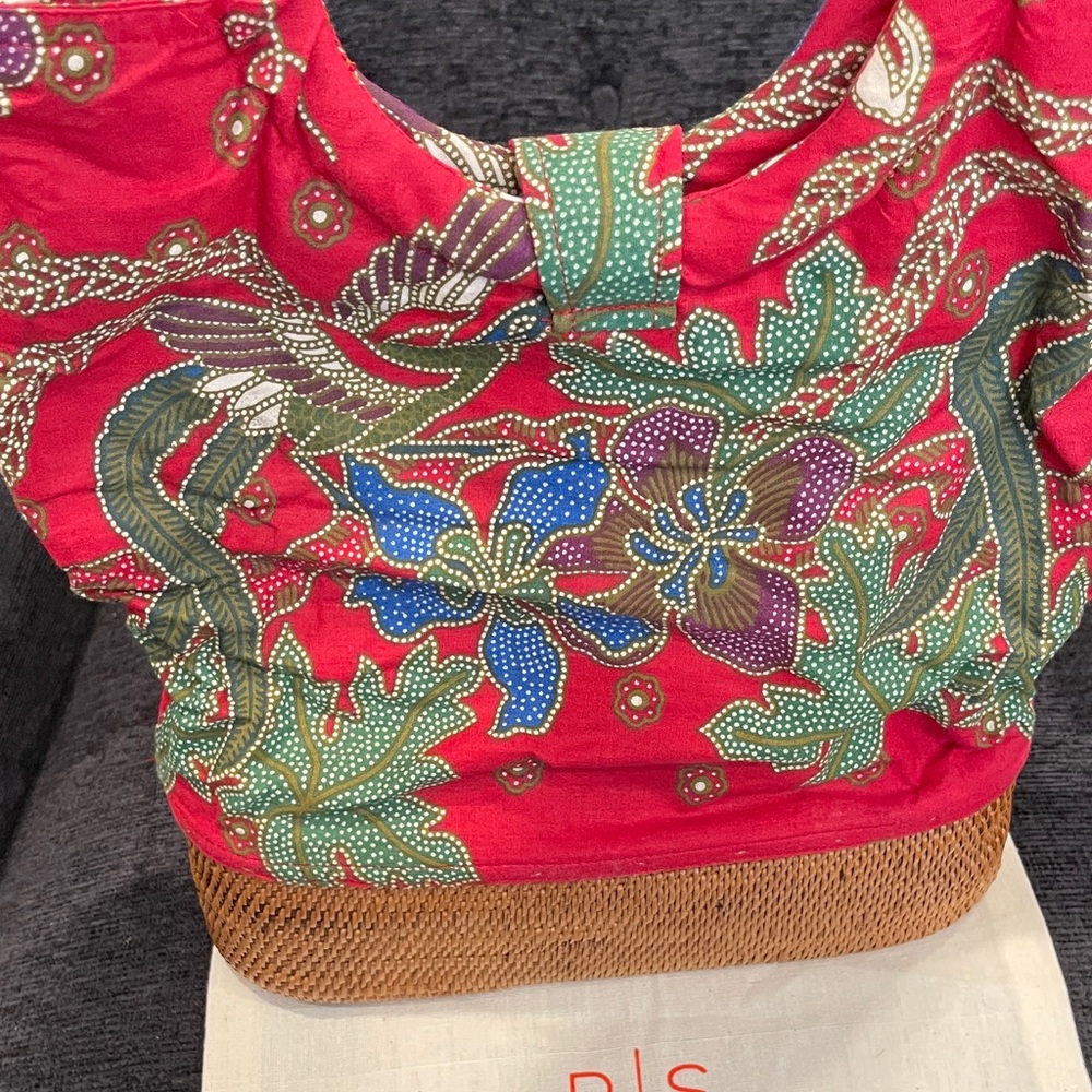 NWOT...Poppy ➕ Sage Red Floral Woven Handle Tote & Base - Picture 4 of 8